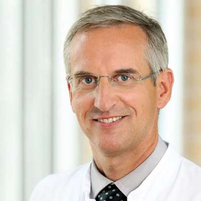 Chefarzt Dr. Uwe von Fritschen, Plastische Chirurgie